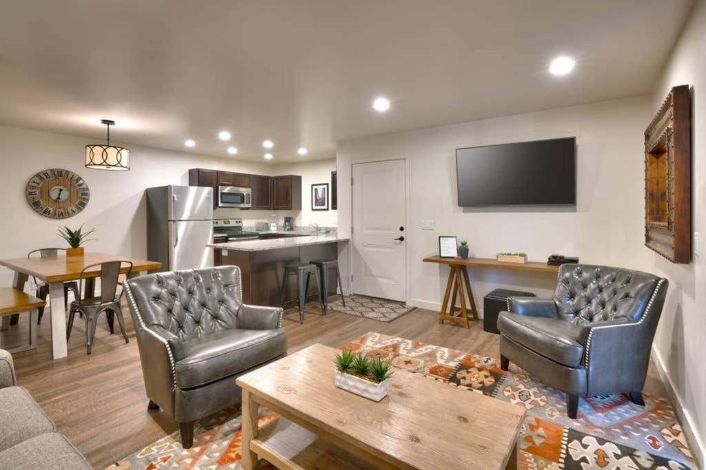 5H Our Redcliff Condo, Pool & Hot Tub Moab Exterior photo
